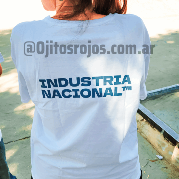 0ba5f0af9563bceb7bfec8b89e004ee62ca6ff79 Remera "Industria Nacional"