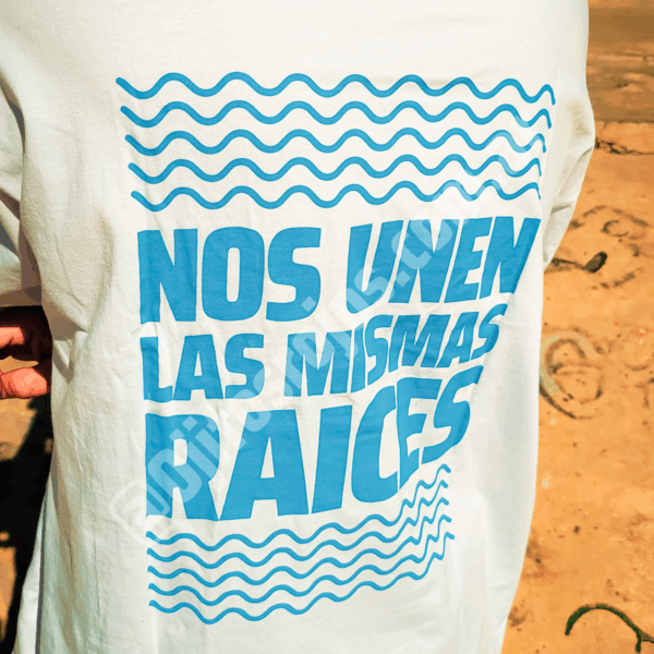 Remera "Nos Unen Las Mismas Raíces"